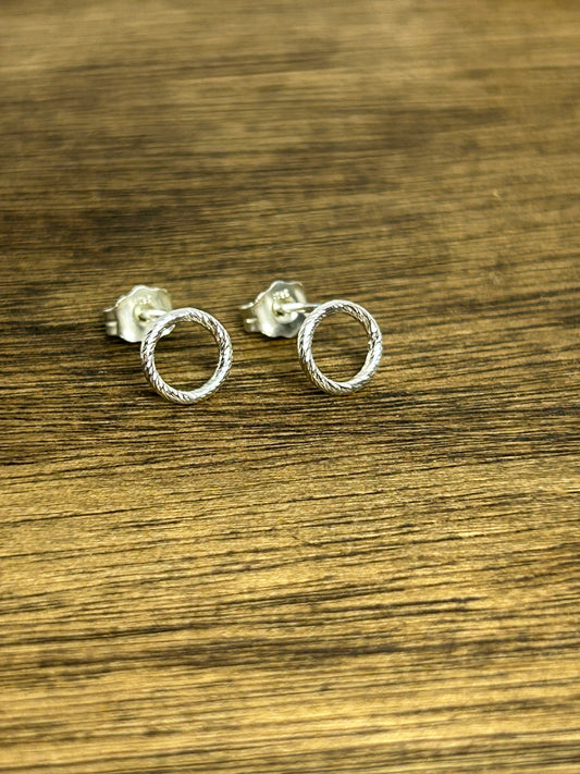 Circle Stud With Texture For Sparkle